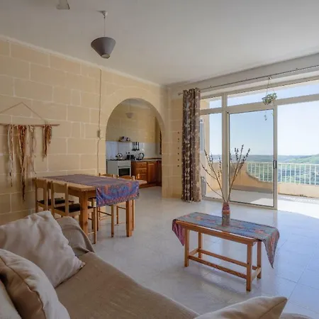 Zebbug Breathtaking Views Apartment *